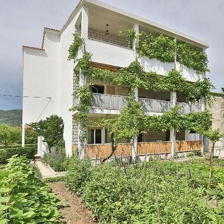 Apartments With A Parking Space Kastel Luksic, Kastela - 21073 Экстерьер фото