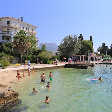 Apartments With A Parking Space Kastel Luksic, Kastela - 21073 Экстерьер фото